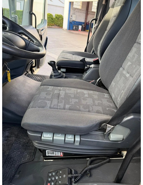 Mercedes-Benz Atego 816 - Camión caja abierta: foto 2 Mercedes-Benz Atego 816 - Camión caja abierta: foto 2