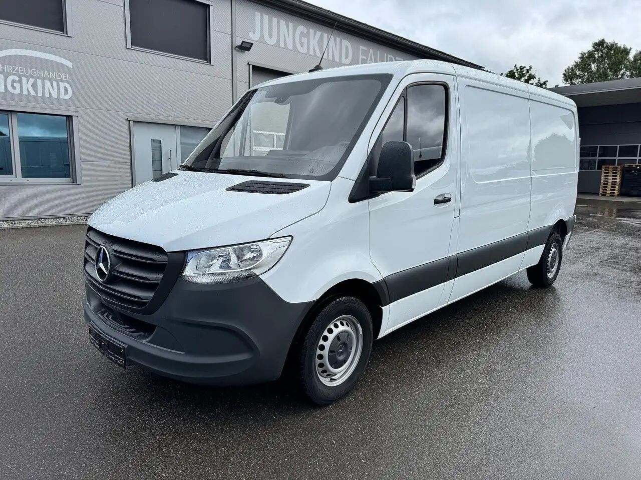 Mercedes-Benz Sprinter 215 CDI Flach Lang Klima FWD - Furgón: foto 1 Mercedes-Benz Sprinter 215 CDI Flach Lang Klima FWD - Furgón: foto 1