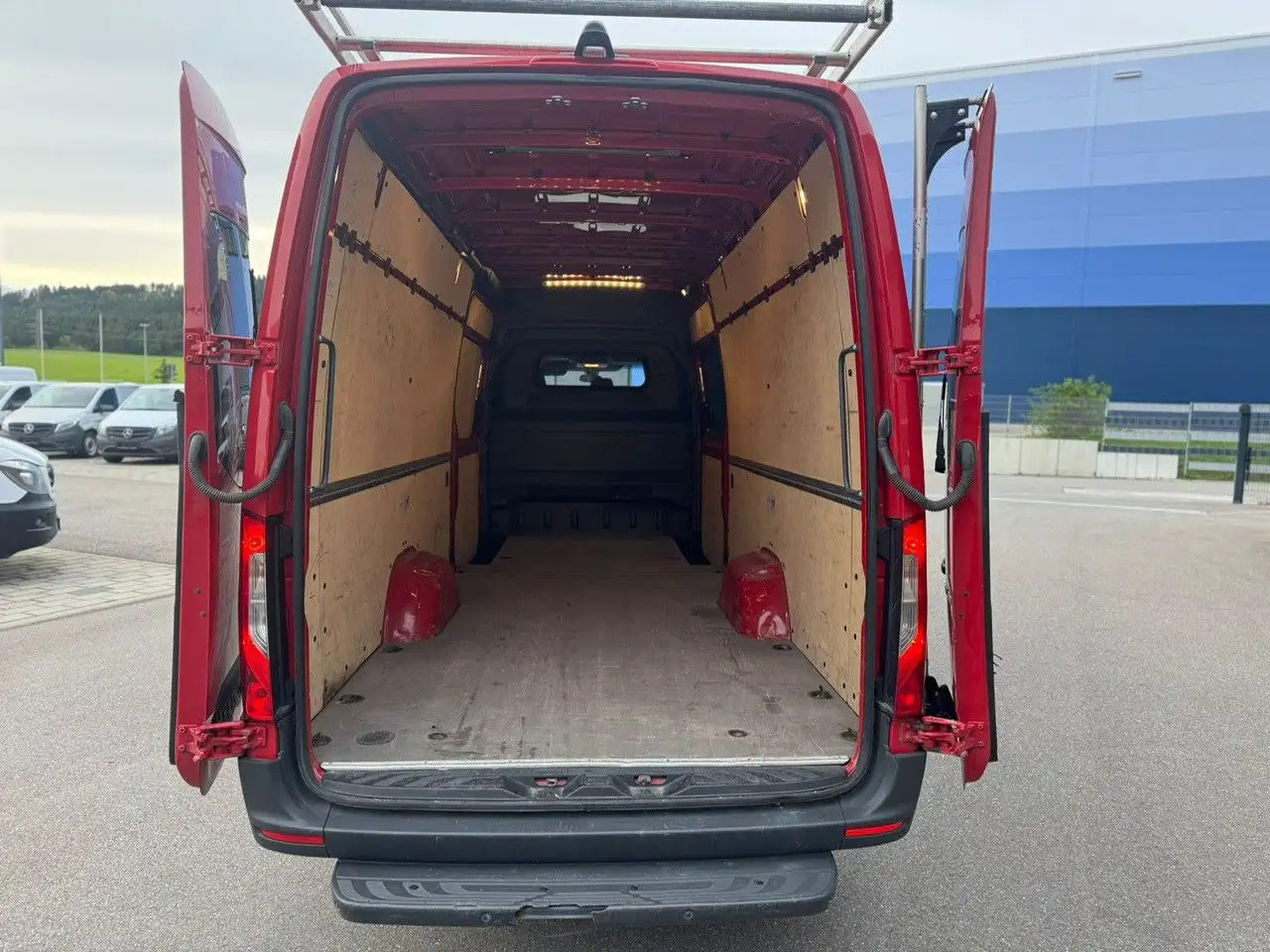 Furgón Mercedes-Benz Sprinter 317 CDI Maxi Lang XXL Extralang MBUX: foto 9 Furgón Mercedes-Benz Sprinter 317 CDI Maxi Lang XXL Extralang MBUX: foto 9