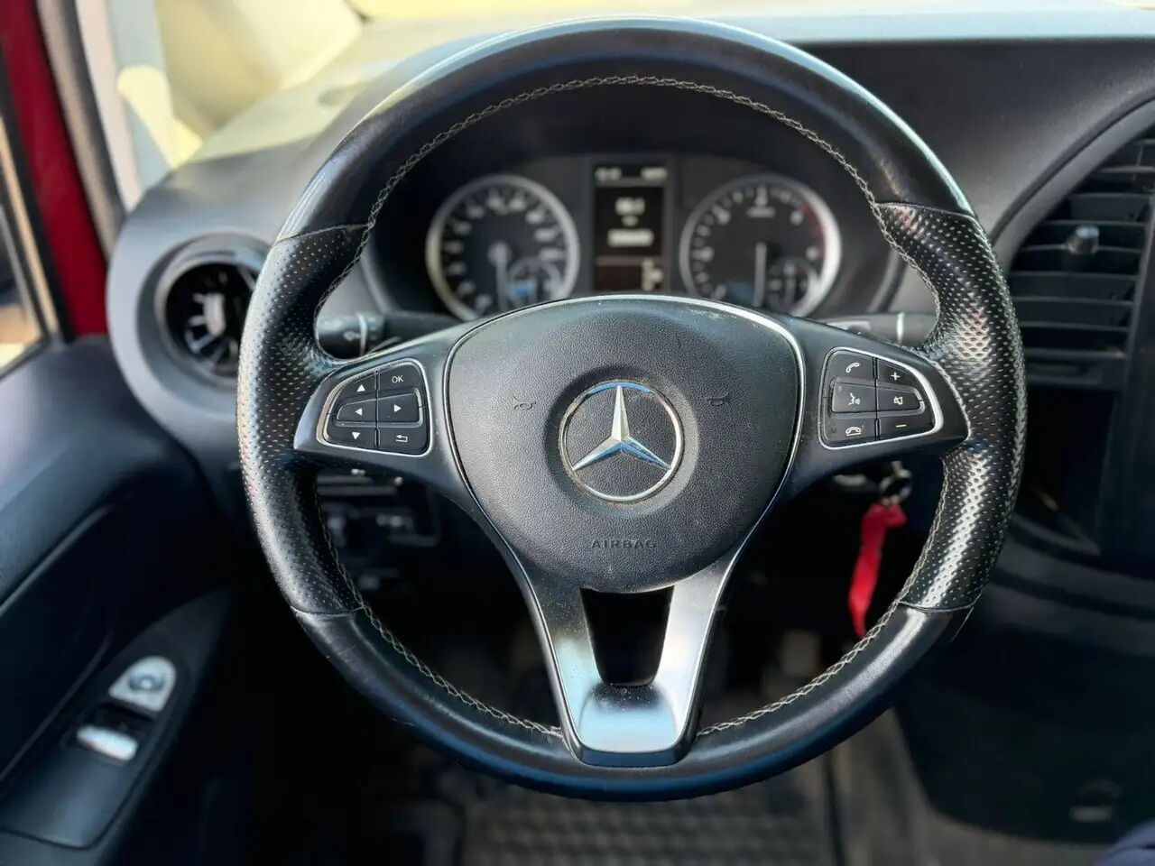 Mercedes-Benz Vito 116 CDI Kasten kompakt RWD Klima AHK - Furgón: foto 5 Mercedes-Benz Vito 116 CDI Kasten kompakt RWD Klima AHK - Furgón: foto 5