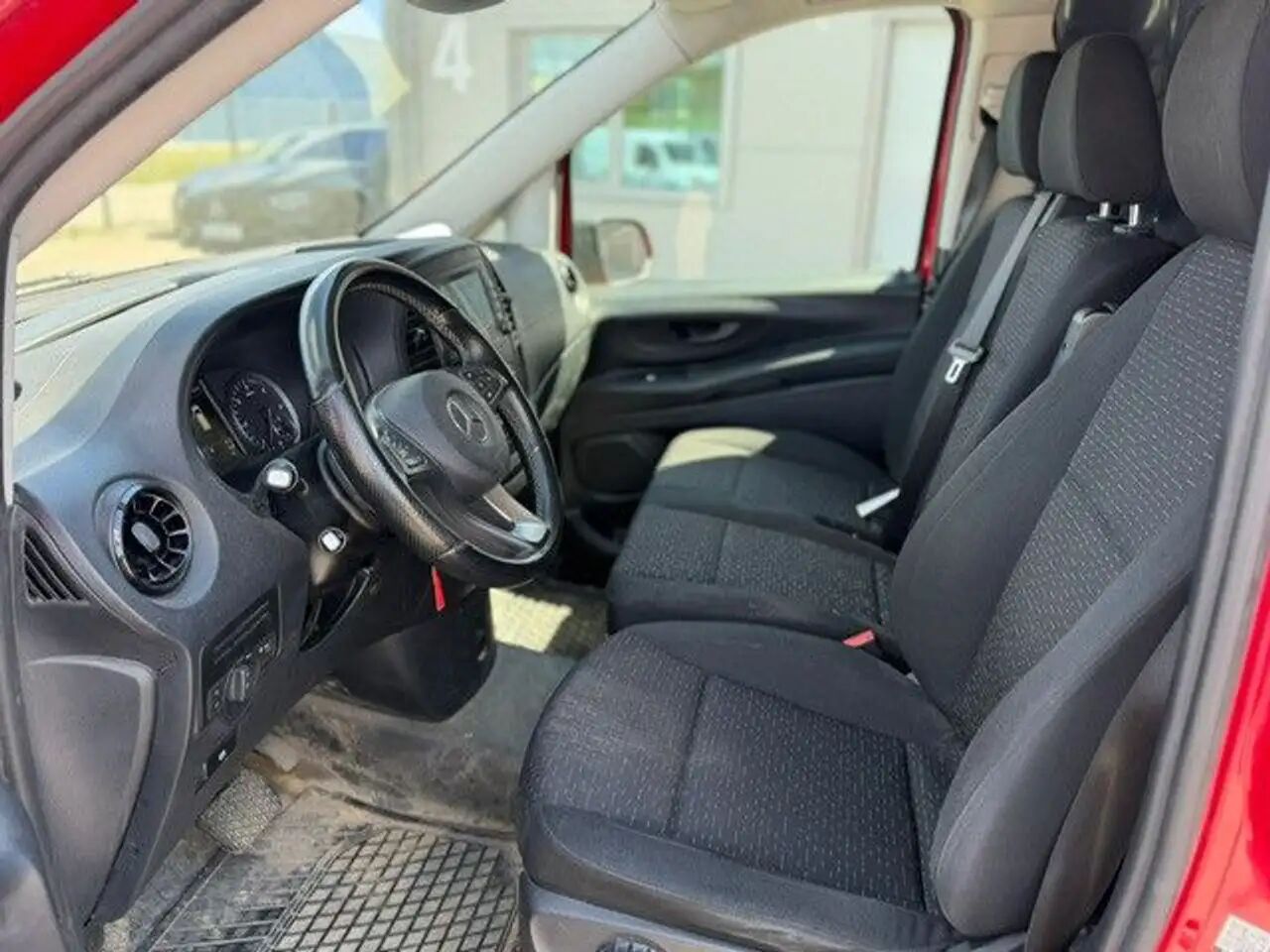 Mercedes-Benz Vito 116 CDI Kasten kompakt RWD Klima AHK - Furgón: foto 4 Mercedes-Benz Vito 116 CDI Kasten kompakt RWD Klima AHK - Furgón: foto 4