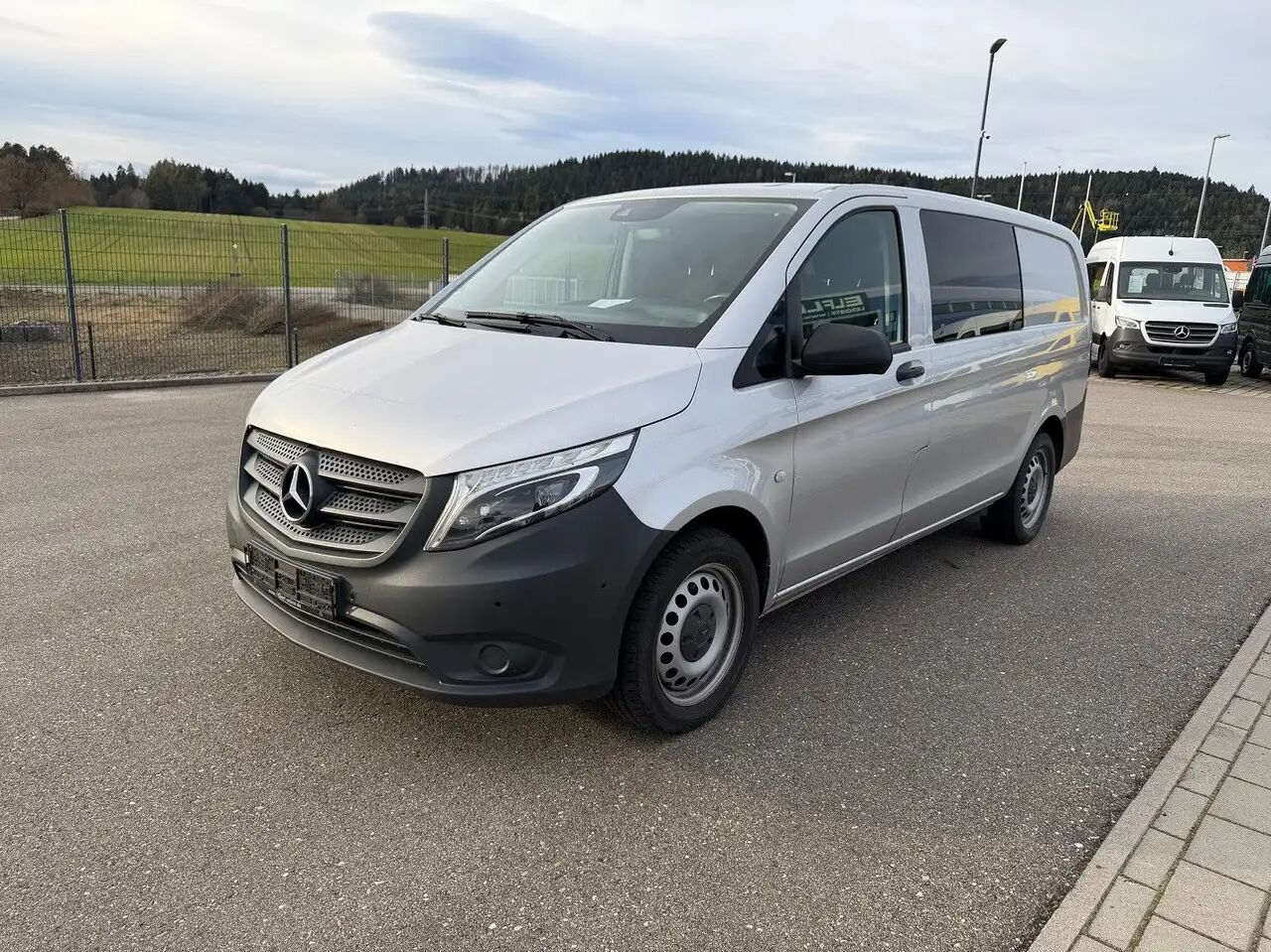 Mercedes-Benz Vito 119 CDI Lang Mixto 4x4 Allrad LED - Furgón, Furgoneta combi: foto 1 Mercedes-Benz Vito 119 CDI Lang Mixto 4x4 Allrad LED - Furgón, Furgoneta combi: foto 1