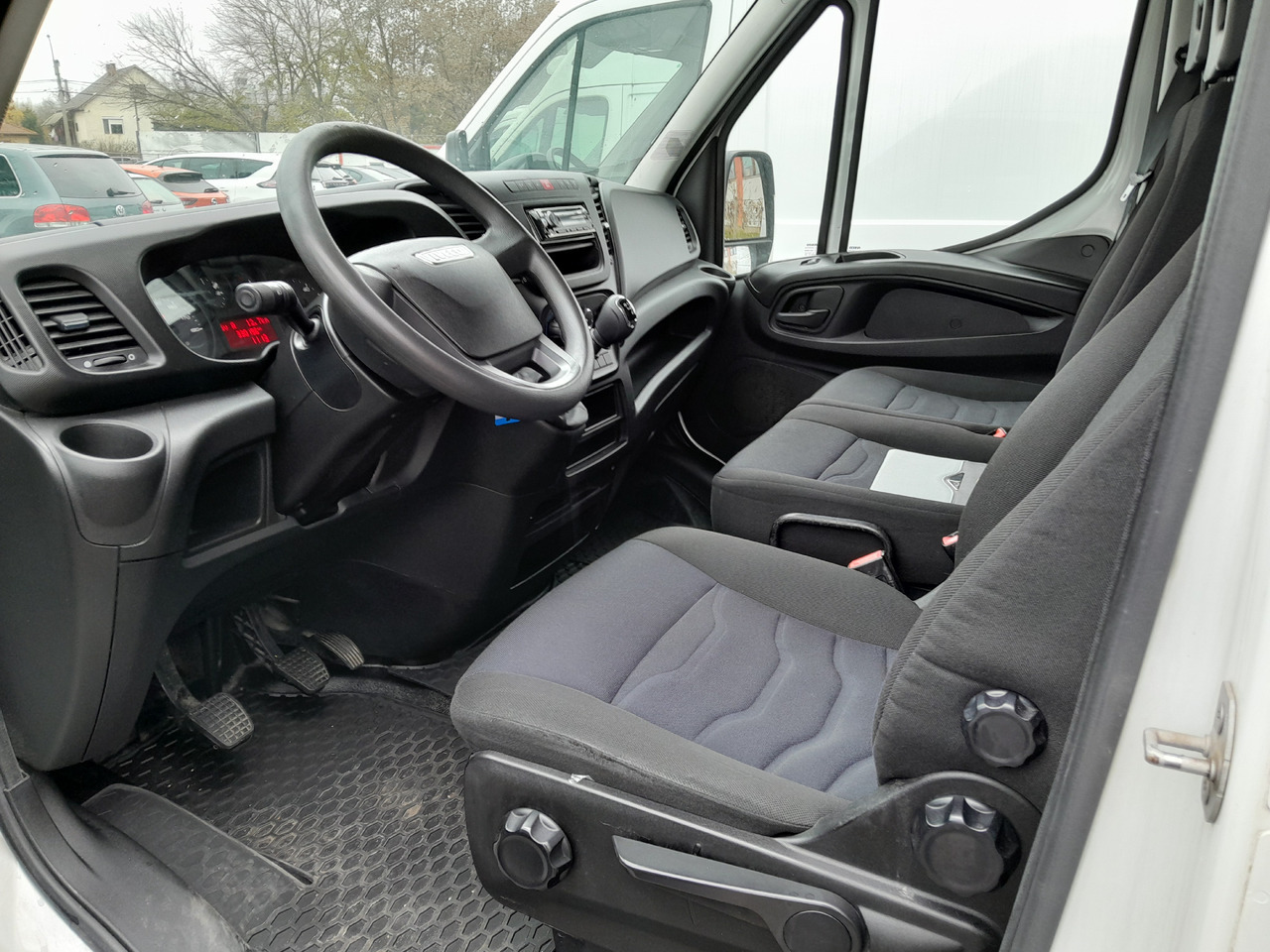 IVECO Daily 35S14 - Furgoneta: foto 5 IVECO Daily 35S14 - Furgoneta: foto 5