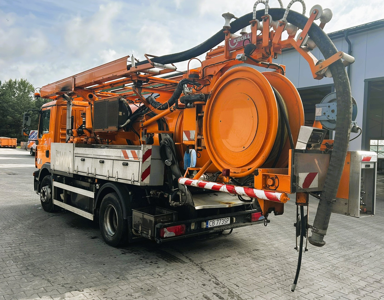 MAN TGM 15.240 - Limpieza de alcantarillado: foto 1 MAN TGM 15.240 - Limpieza de alcantarillado: foto 1