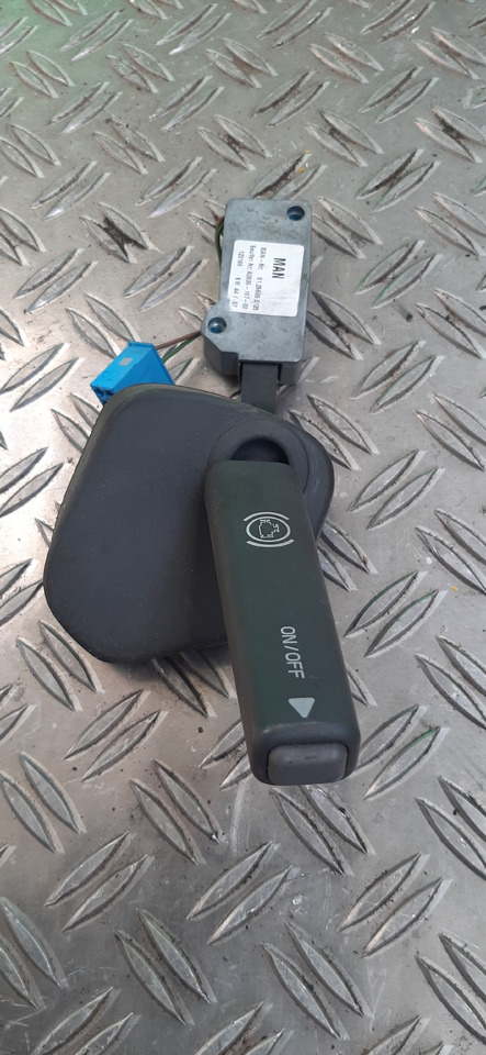 Gebr. Lenkstockschalter / Lenkstockhebel Motorbremse, MAN , Artikel - Nr. : 81.25509 - 0125 - Conmutador en la columna de dirección para Camión: foto 3 Gebr. Lenkstockschalter / Lenkstockhebel Motorbremse, MAN , Artikel - Nr. : 81.25509 - 0125 - Conmutador en la columna de dirección para Camión: foto 3