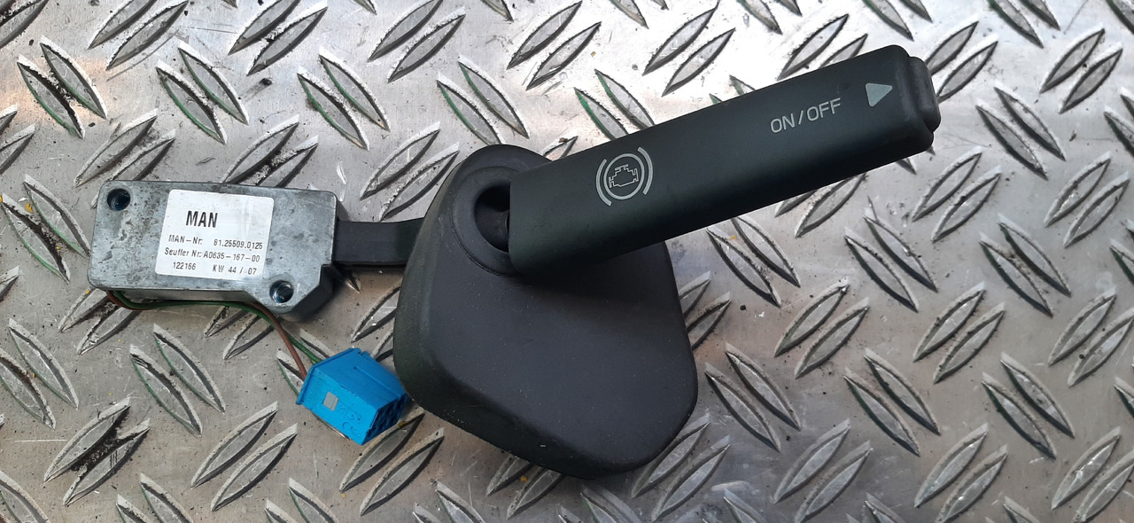 Gebr. Lenkstockschalter / Lenkstockhebel Motorbremse, MAN , Artikel - Nr. : 81.25509 - 0125 - Conmutador en la columna de dirección para Camión: foto 1 Gebr. Lenkstockschalter / Lenkstockhebel Motorbremse, MAN , Artikel - Nr. : 81.25509 - 0125 - Conmutador en la columna de dirección para Camión: foto 1