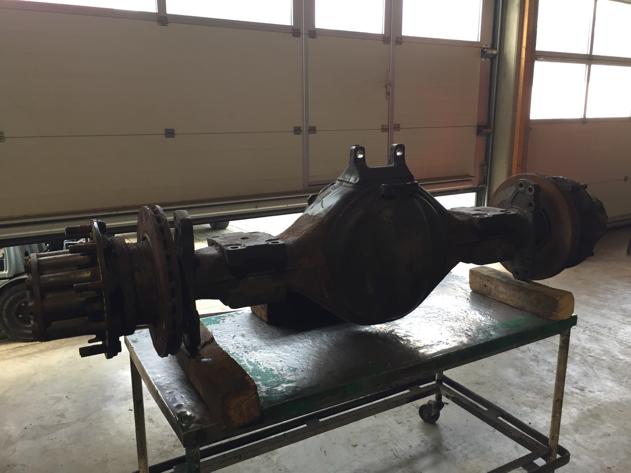 Gebrauchte Hinterradachse DB Axor 1824, Typ : HL6 / 1DCSL - 13, Artikel - Nr. : 99.99999 - 9999 - Eje posterior para Camión: foto 1 Gebrauchte Hinterradachse DB Axor 1824, Typ : HL6 / 1DCSL - 13, Artikel - Nr. : 99.99999 - 9999 - Eje posterior para Camión: foto 1