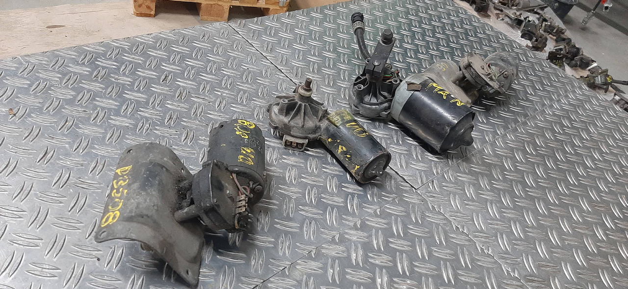 Gebrauchte Scheibenwischer - Motoren, MAN, DB, Artikel - Nr. : 81.99999 - 9999 - Limpiaparabrisas para Camión: foto 5 Gebrauchte Scheibenwischer - Motoren, MAN, DB, Artikel - Nr. : 81.99999 - 9999 - Limpiaparabrisas para Camión: foto 5