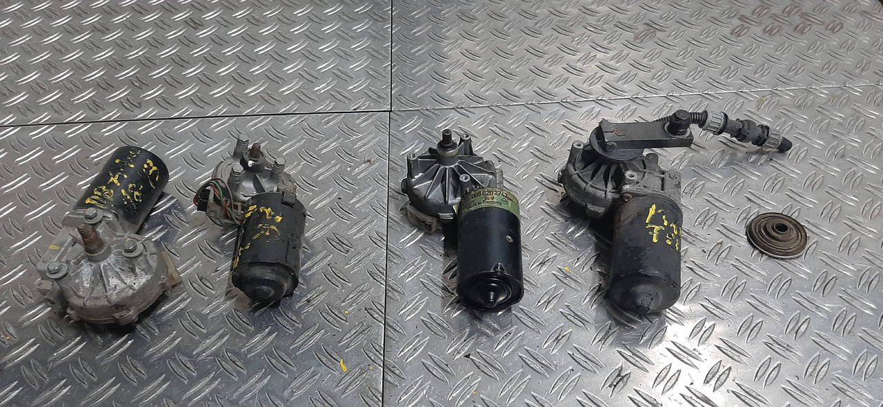 Gebrauchte Scheibenwischer - Motoren, MAN, DB, Artikel - Nr. : 81.99999 - 9999 - Limpiaparabrisas para Camión: foto 1 Gebrauchte Scheibenwischer - Motoren, MAN, DB, Artikel - Nr. : 81.99999 - 9999 - Limpiaparabrisas para Camión: foto 1