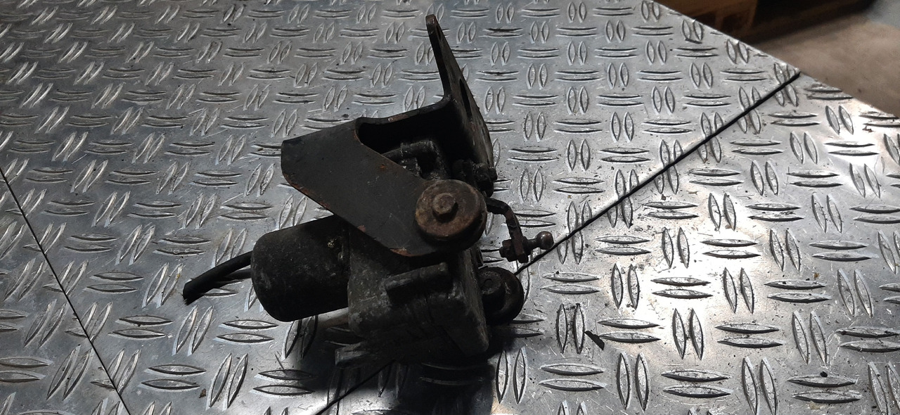 Gebrauchter MAN 19.232, F 90 Wischermotor, Artikel - Nr. : 81.99999 - 9999 - Limpiaparabrisas para Camión: foto 5 Gebrauchter MAN 19.232, F 90 Wischermotor, Artikel - Nr. : 81.99999 - 9999 - Limpiaparabrisas para Camión: foto 5