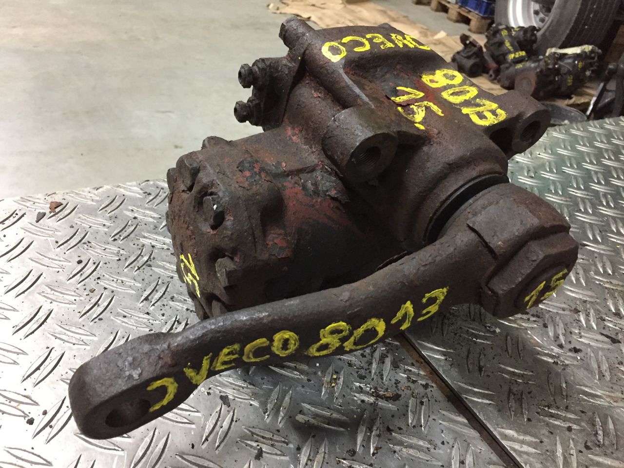 Gebrauchtes Lenkgetriebe IVECO 8013, Artikel - Nr.: 81.9999 - 9999 - Caja de dirección para Camión: foto 1 Gebrauchtes Lenkgetriebe IVECO 8013, Artikel - Nr.: 81.9999 - 9999 - Caja de dirección para Camión: foto 1