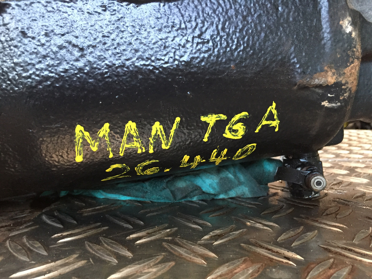 Gebrauchtes Lenkgetriebe, mechanisch, MAN TGA 26.440 XXL, Artikel - Nr. : 81.46200 - 6427 - Caja de dirección para Camión: foto 2 Gebrauchtes Lenkgetriebe, mechanisch, MAN TGA 26.440 XXL, Artikel - Nr. : 81.46200 - 6427 - Caja de dirección para Camión: foto 2