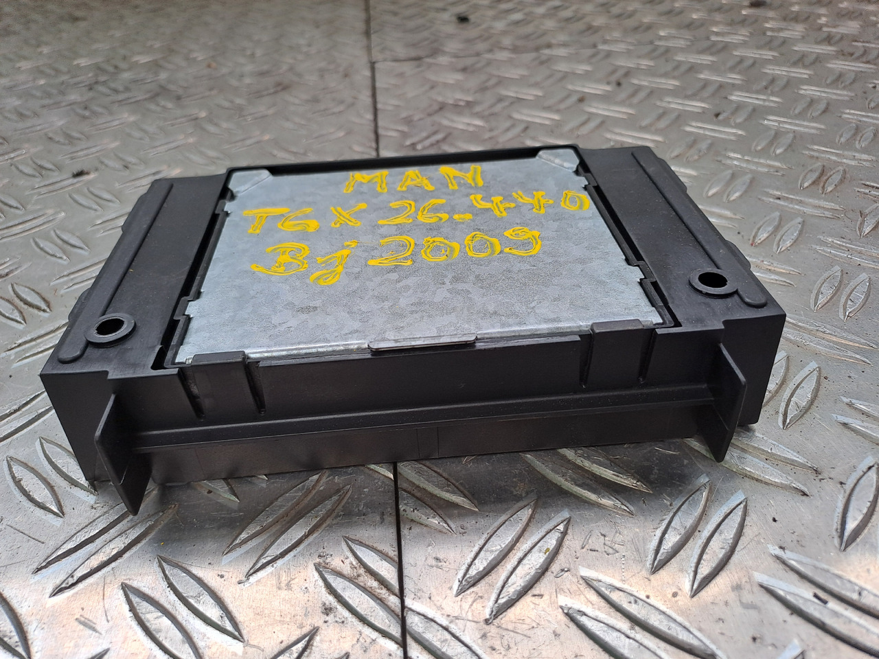 Gebrauchtes MAN TGX 26.440 Steuergerät zentraler Bordrechner, Artikel - Nr. : 81.25806 - 7096 - Unidad de control para Camión: foto 4 Gebrauchtes MAN TGX 26.440 Steuergerät zentraler Bordrechner, Artikel - Nr. : 81.25806 - 7096 - Unidad de control para Camión: foto 4