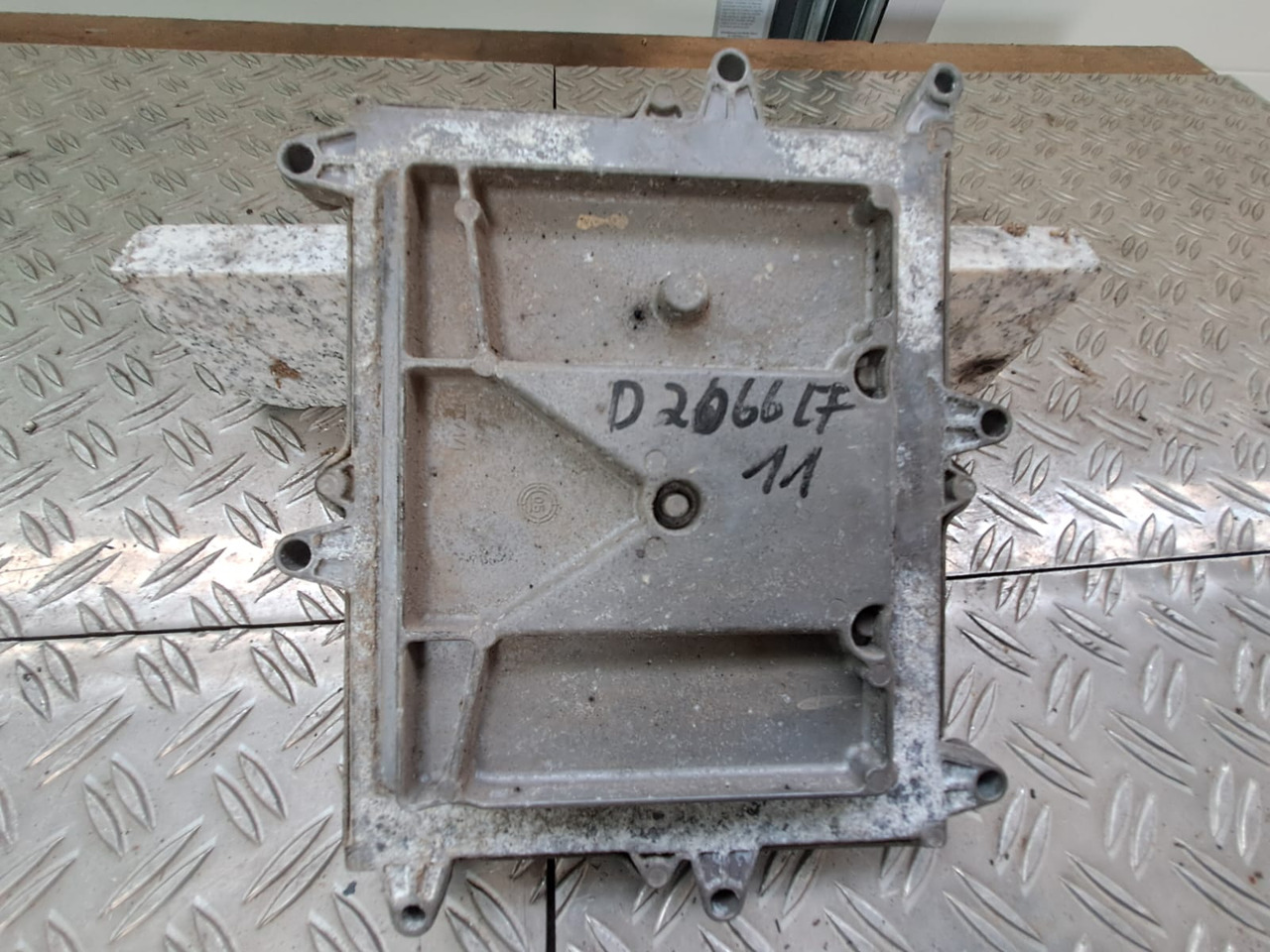 MAN TGA 19.430 / D 2066 LF 11 - Unidad de control para Camión: foto 3 MAN TGA 19.430 / D 2066 LF 11 - Unidad de control para Camión: foto 3