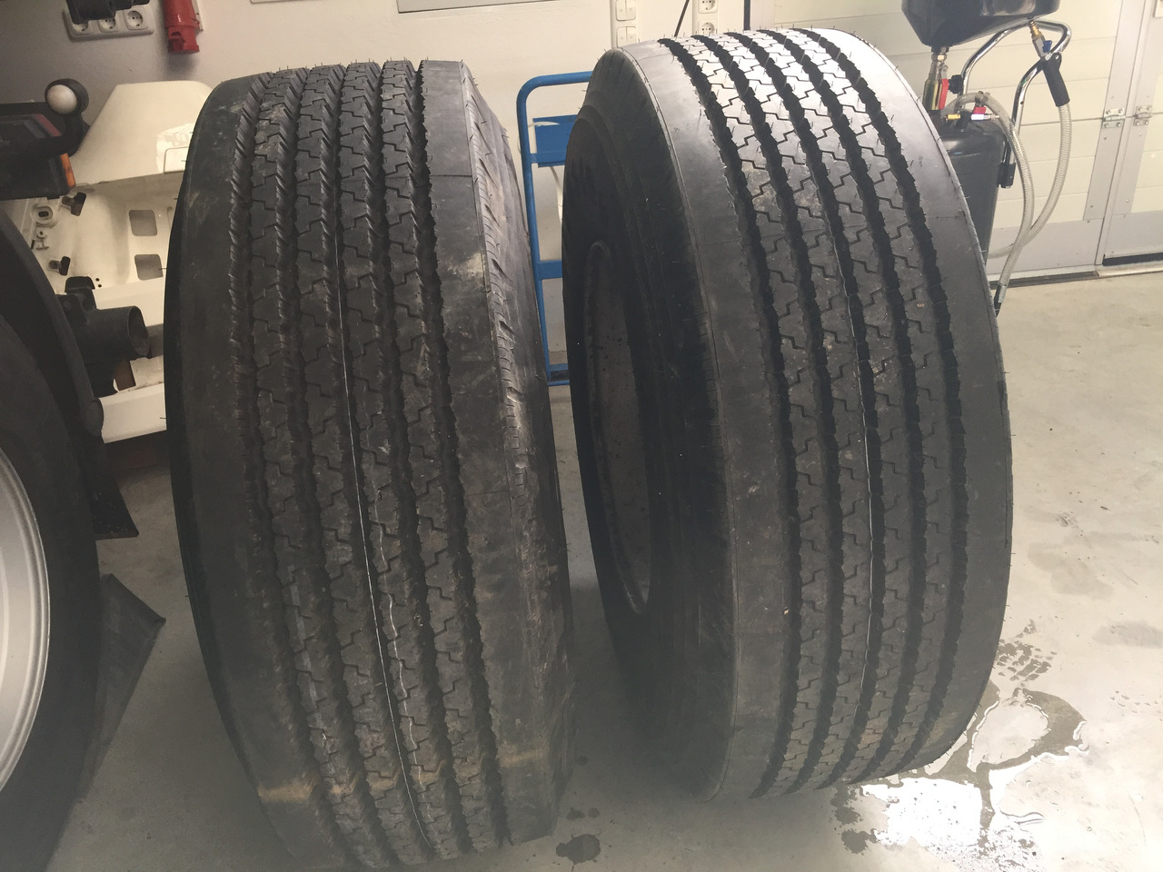 Neue Reifen, Firestone TSP - 3000, Größe : 425 / 65 R x 22,5 - 2 Stück mit Felgen - Neumático para Camión: foto 2 Neue Reifen, Firestone TSP - 3000, Größe : 425 / 65 R x 22,5 - 2 Stück mit Felgen - Neumático para Camión: foto 2