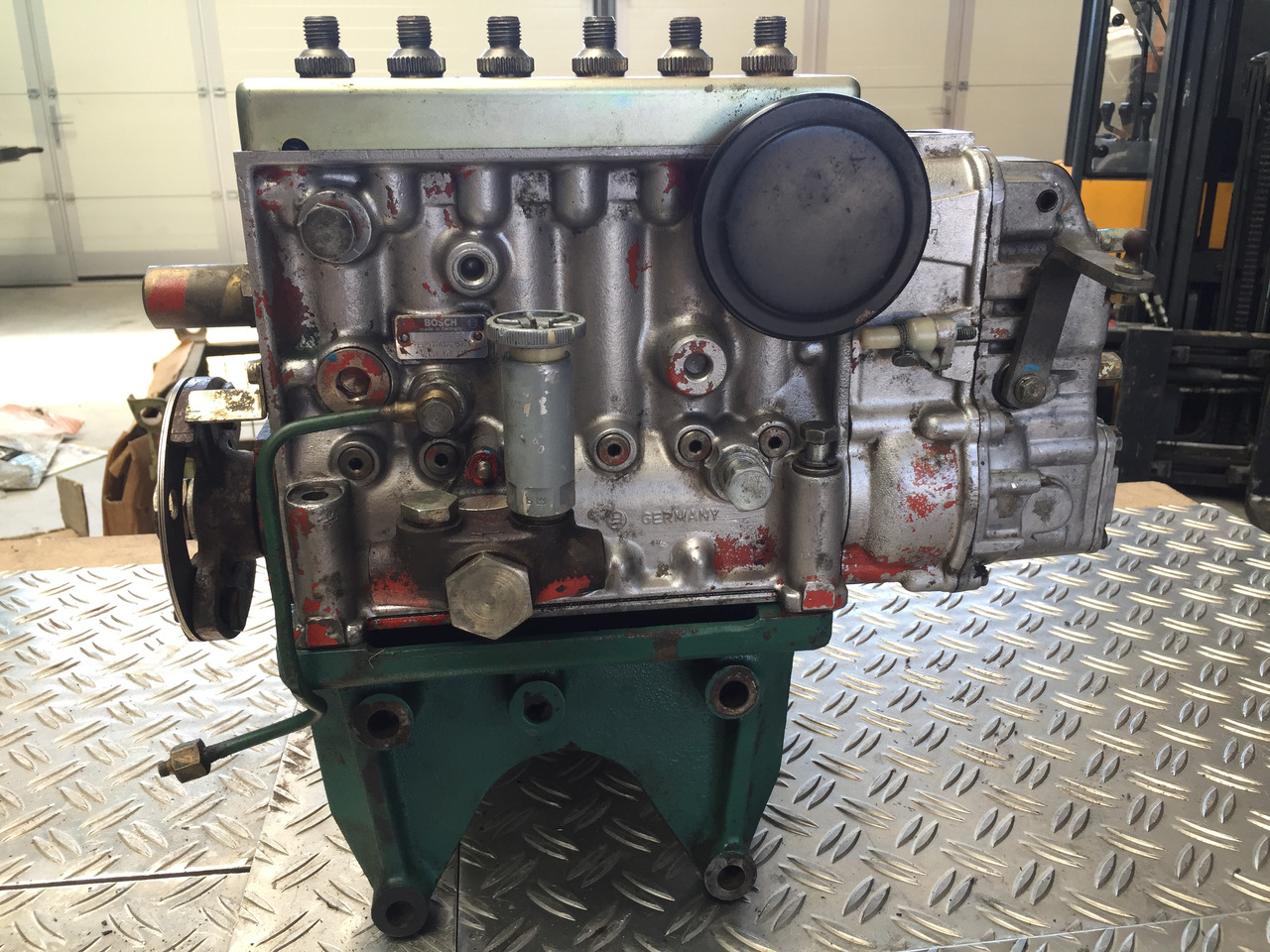 Neuwertige Einspritzpumpe D 70 B Radlader VOLVO, Artikel - Nr. : 0 401 876 187 - Bomba de combustible para Camión: foto 4 Neuwertige Einspritzpumpe D 70 B Radlader VOLVO, Artikel - Nr. : 0 401 876 187 - Bomba de combustible para Camión: foto 4