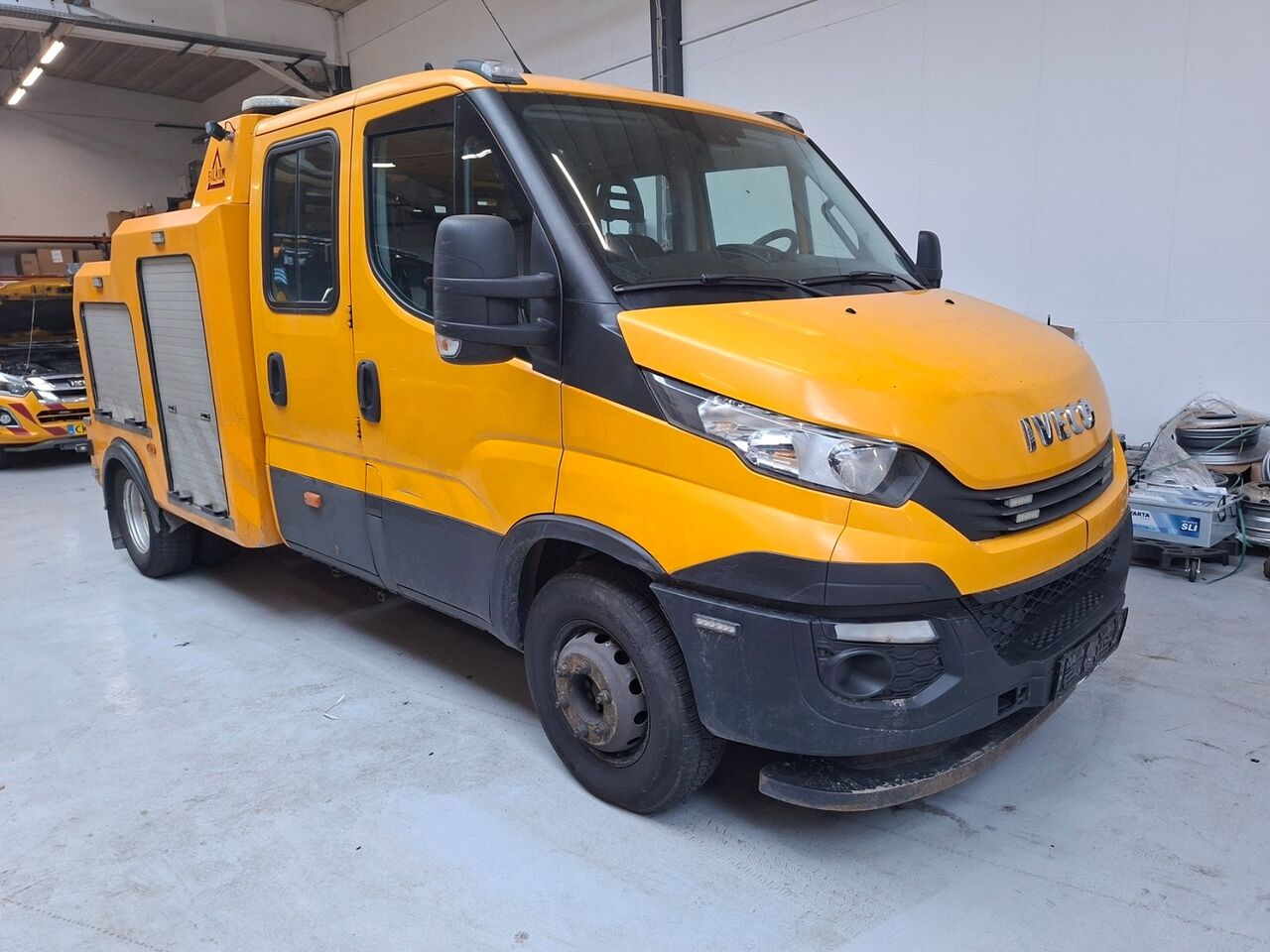 IVECO Daily 70C18 - Grua de remolque autos: foto 2 IVECO Daily 70C18 - Grua de remolque autos: foto 2