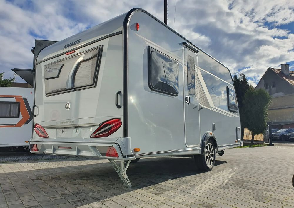 KNAUS SUDWIND 450 FU BLACK SELECTION - Caravana: foto 5 KNAUS SUDWIND 450 FU BLACK SELECTION - Caravana: foto 5