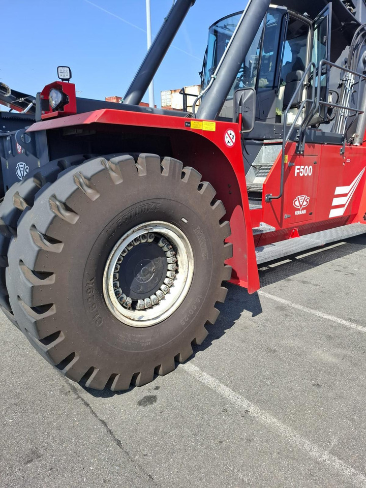 CVS FERRARi F500 RS3 - Reach stacker: foto 4 CVS FERRARi F500 RS3 - Reach stacker: foto 4