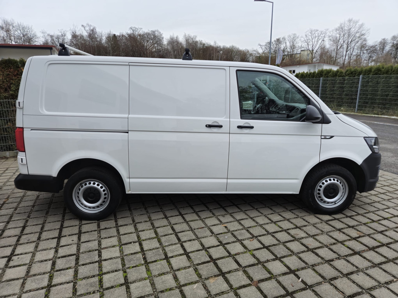 VOLKSWAGEN T6 Transporter Kasten-Kombi Standheizung - Furgón: foto 4 VOLKSWAGEN T6 Transporter Kasten-Kombi Standheizung - Furgón: foto 4