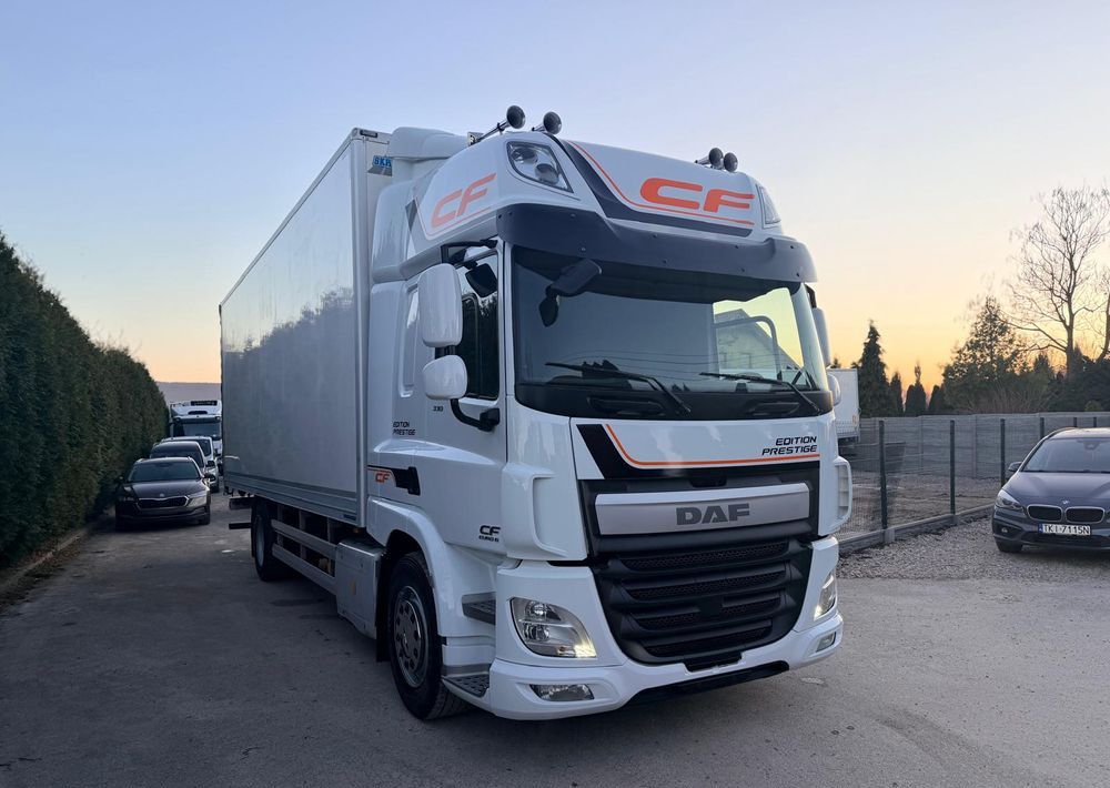 DAF CF330 /ACC/ Euro6 /Izoterma/4x2/Winda/BOK OTWIERANY /Man/Scania/Mercedes - Isotérmico camión: foto 4 DAF CF330 /ACC/ Euro6 /Izoterma/4x2/Winda/BOK OTWIERANY /Man/Scania/Mercedes - Isotérmico camión: foto 4