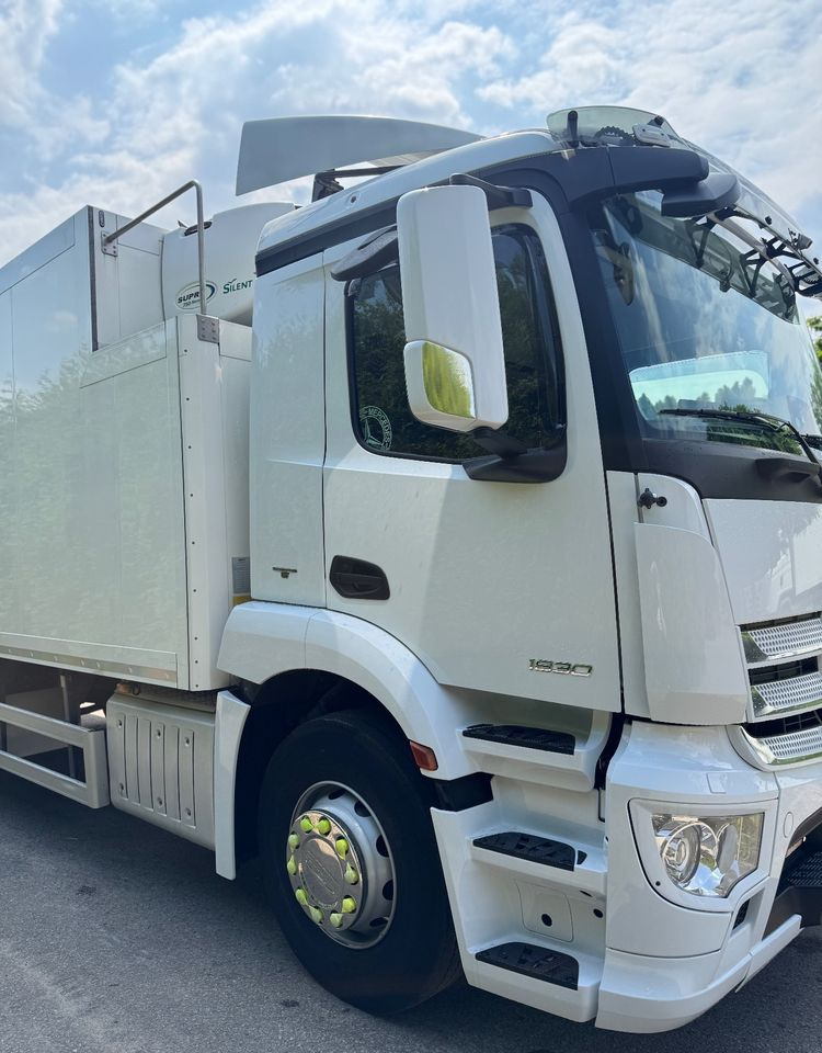 Mercedes-Benz ANTOS /1830/E 6/Chłodnia +Winda /18 Palet / Niski Przebieg122 Tys Km! - Frigorífico camión: foto 5 Mercedes-Benz ANTOS /1830/E 6/Chłodnia +Winda /18 Palet / Niski Przebieg122 Tys Km! - Frigorífico camión: foto 5