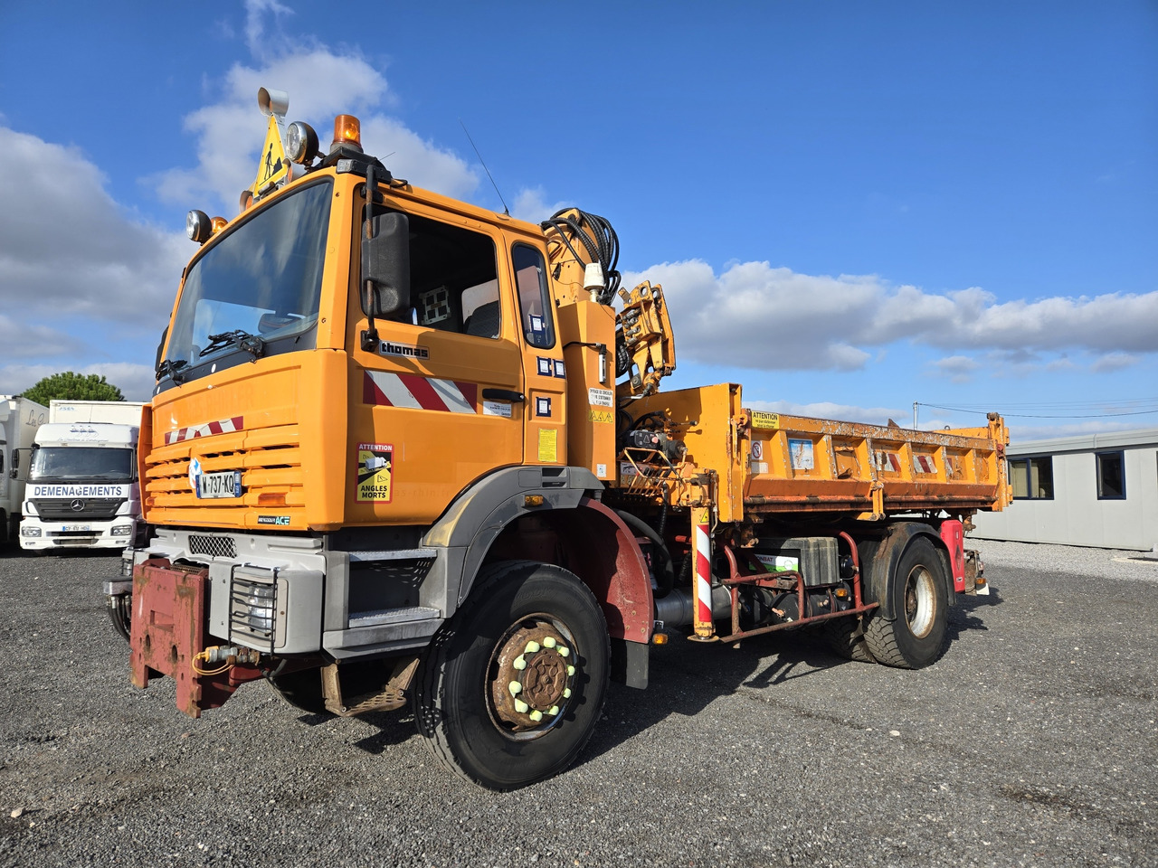 Renault G250 4x4 - Volquete camión, Camión grúa: foto 2 Renault G250 4x4 - Volquete camión, Camión grúa: foto 2