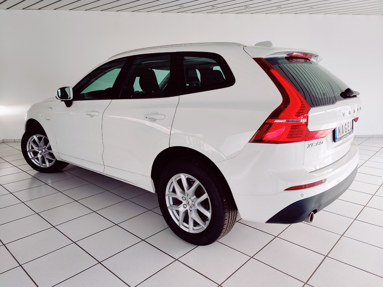 Volvo XC60 t8 twin engine Momentum Plug-In Hybrid AWD AHK Leder Navi - SUV/ Todoterreno: foto 5 Volvo XC60 t8 twin engine Momentum Plug-In Hybrid AWD AHK Leder Navi - SUV/ Todoterreno: foto 5