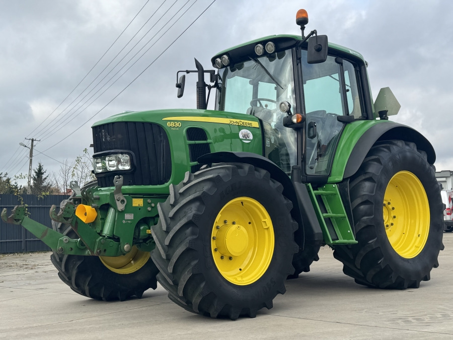 John Deere 6830 Premium - Tractor: foto 1 John Deere 6830 Premium - Tractor: foto 1