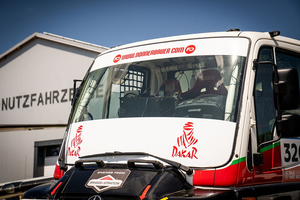 Unimog U400 ex Paris Dakar, Ralley Unimog , mit FIA Wagenpass - Camión: foto 5 Unimog U400 ex Paris Dakar, Ralley Unimog , mit FIA Wagenpass - Camión: foto 5