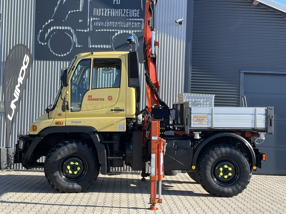 Unimog Unimog U300 mit Mega Kran , erst 28 Tkm - Camión grúa: foto 4 Unimog Unimog U300 mit Mega Kran , erst 28 Tkm - Camión grúa: foto 4