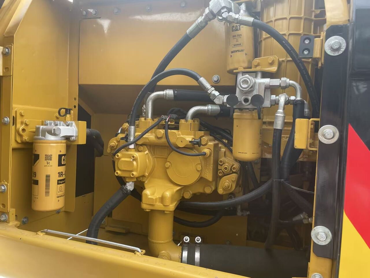 CATERPILLAR CAT 320D2 320D - Excavadora de cadenas: foto 5 CATERPILLAR CAT 320D2 320D - Excavadora de cadenas: foto 5