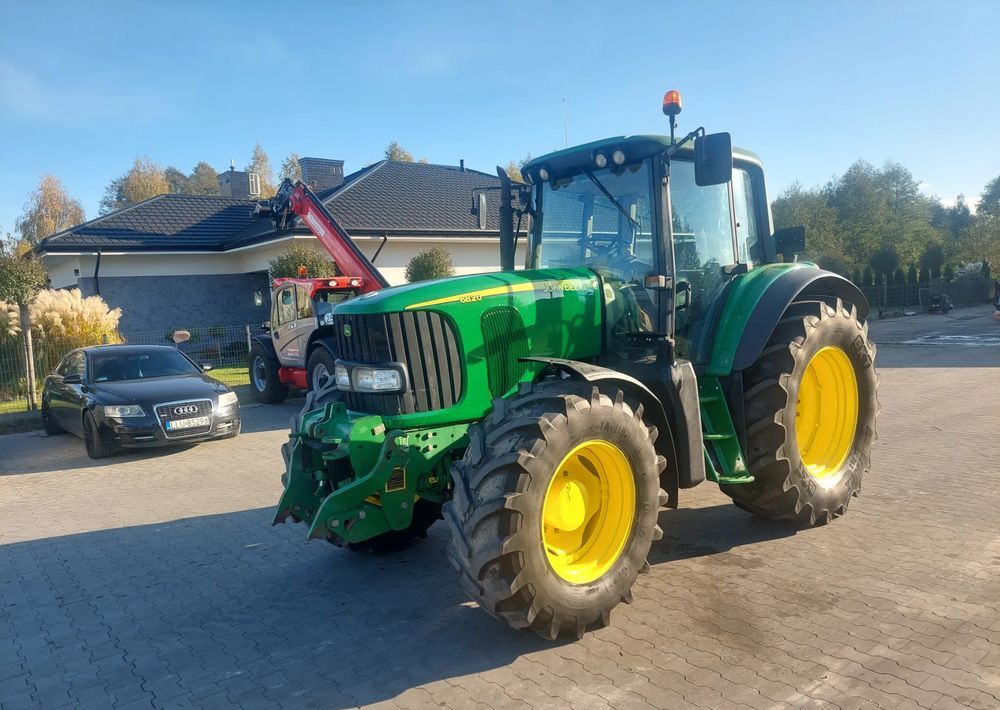 John Deere 6820 - Tractor: foto 1 John Deere 6820 - Tractor: foto 1