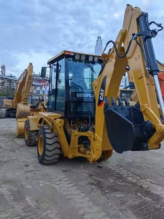 Retroexcavadora CAT 416 E: foto 6