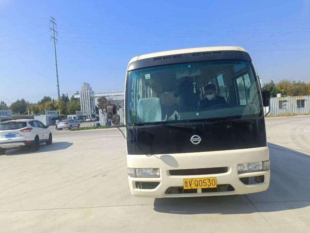 Nissan Civilian - Autobús suburbano: foto 2 Nissan Civilian - Autobús suburbano: foto 2