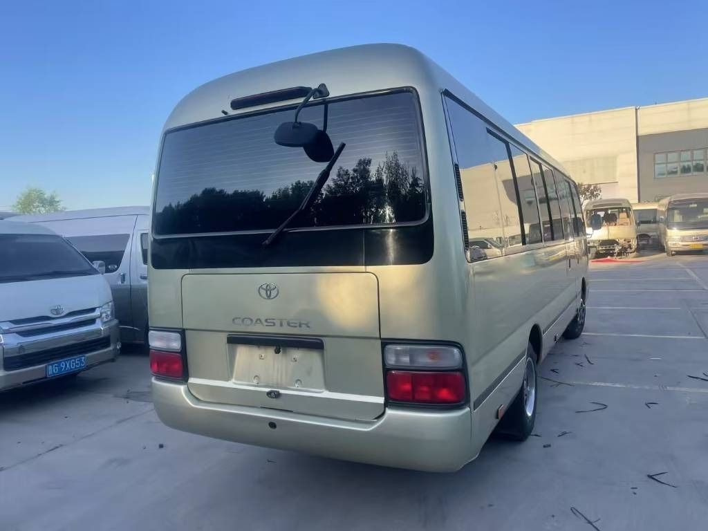 Toyota Coaster - Autobús suburbano: foto 3 Toyota Coaster - Autobús suburbano: foto 3