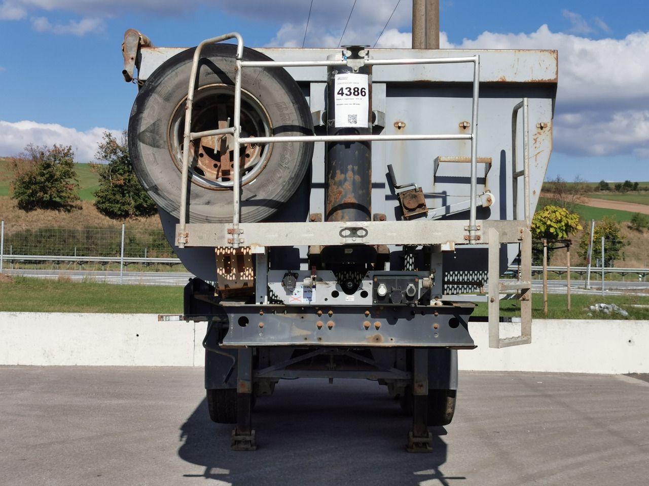 LANGENDORF SK24 - Volquete semirremolque: foto 2 LANGENDORF SK24 - Volquete semirremolque: foto 2