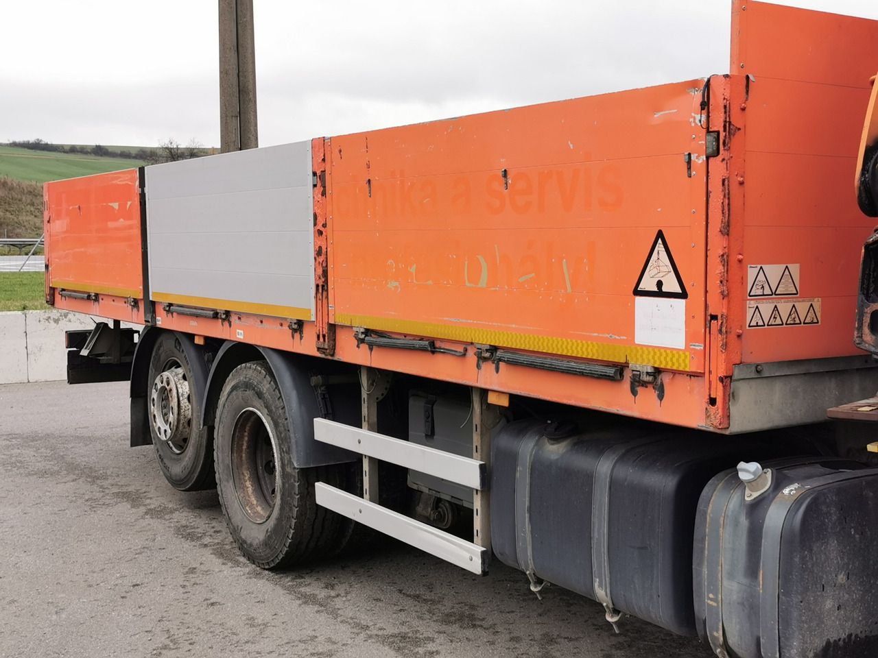 MERCEDES-BENZ AXOR 2533 L 6X2 EURO 4 with hydraulic arm - Camión caja abierta, Camión grúa: foto 5 MERCEDES-BENZ AXOR 2533 L 6X2 EURO 4 with hydraulic arm - Camión caja abierta, Camión grúa: foto 5
