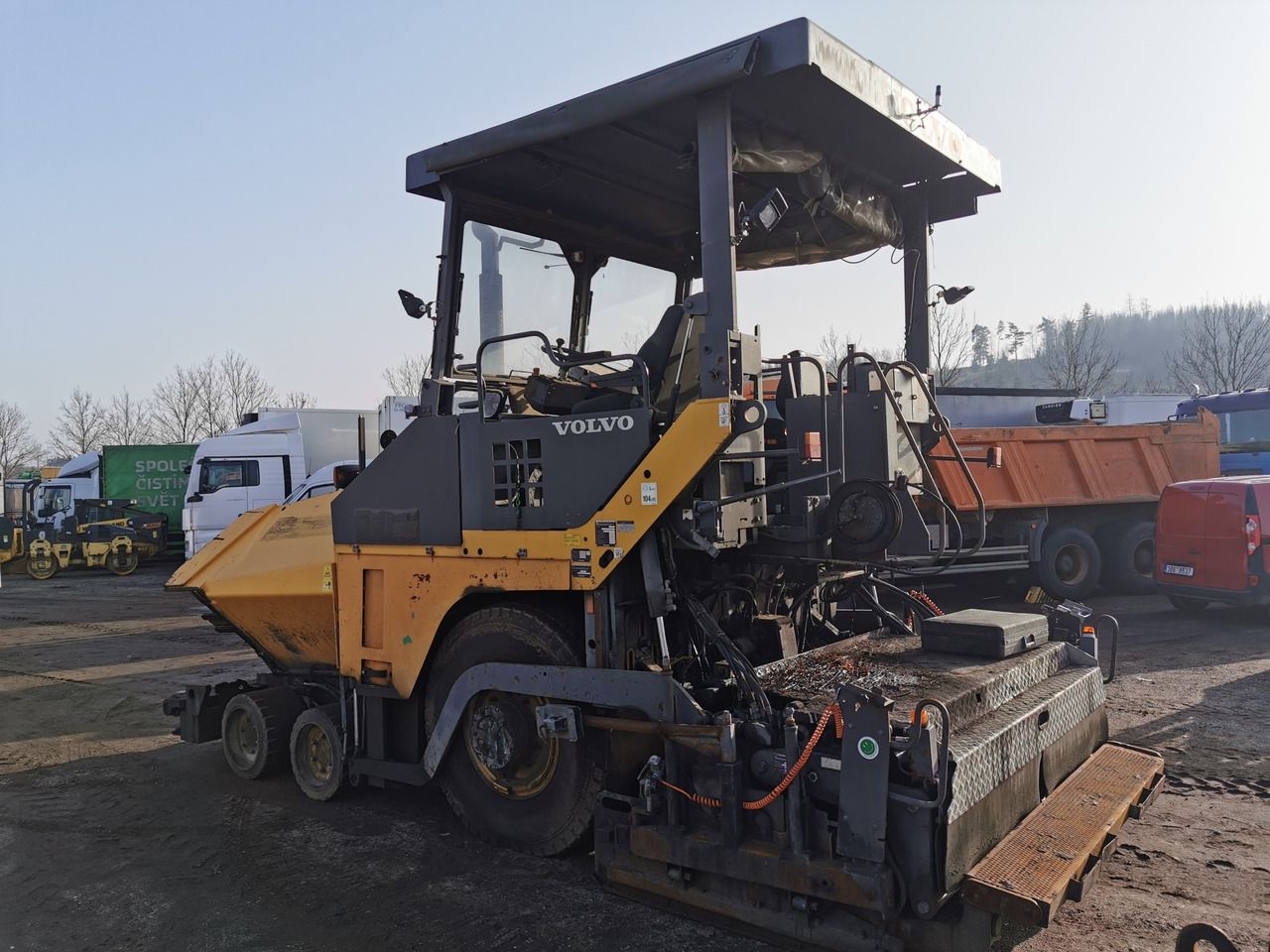 VOLVO ABG 6870 wheel paver - Pavimentadora de asfalto: foto 5 VOLVO ABG 6870 wheel paver - Pavimentadora de asfalto: foto 5