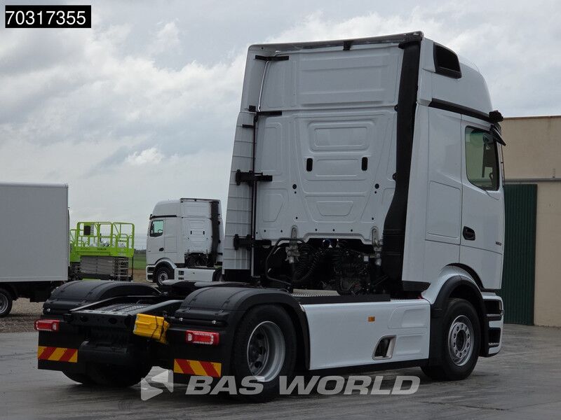 Mercedes-Benz Actros 1853 4X2 NEW! ProCabin-GIGA 2x tanks Retarder Standclima Navi ACC - Cabeza tractora: foto 5 Mercedes-Benz Actros 1853 4X2 NEW! ProCabin-GIGA 2x tanks Retarder Standclima Navi ACC - Cabeza tractora: foto 5