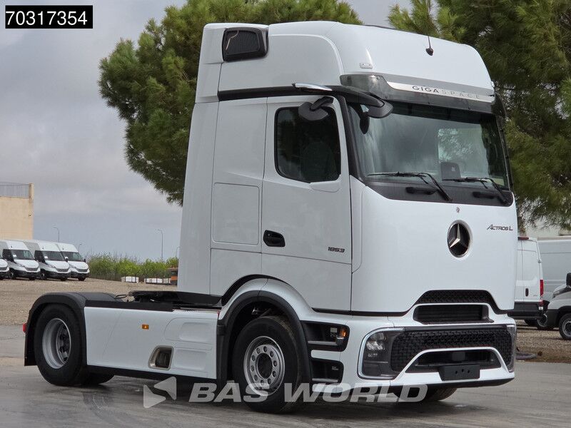 Mercedes-Benz Actros 1853 4X2 NEW! ProCabin-GIGA 2x tanks Retarder Standclima Navi ACC - Cabeza tractora: foto 3 Mercedes-Benz Actros 1853 4X2 NEW! ProCabin-GIGA 2x tanks Retarder Standclima Navi ACC - Cabeza tractora: foto 3