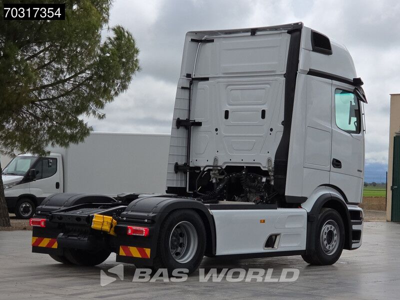 Mercedes-Benz Actros 1853 4X2 NEW! ProCabin-GIGA 2x tanks Retarder Standclima Navi ACC - Cabeza tractora: foto 5 Mercedes-Benz Actros 1853 4X2 NEW! ProCabin-GIGA 2x tanks Retarder Standclima Navi ACC - Cabeza tractora: foto 5