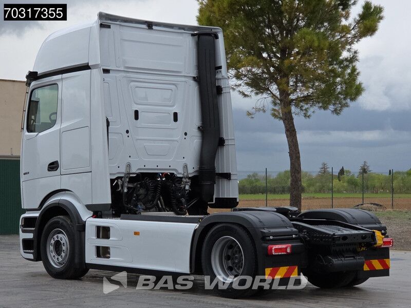 Mercedes-Benz Actros 1853 4X2 NEW! ProCabin-GIGA 2x tanks Retarder Standclima Navi ACC - Cabeza tractora: foto 2 Mercedes-Benz Actros 1853 4X2 NEW! ProCabin-GIGA 2x tanks Retarder Standclima Navi ACC - Cabeza tractora: foto 2