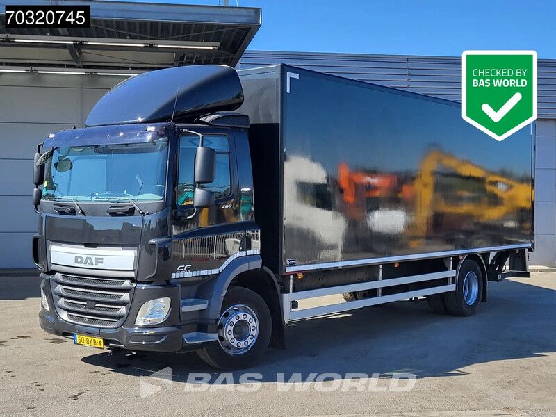 DAF CF 260 CF 4X2 Caja de 8,25m Plataforma Elevadora 2.000Kgs Euro 6 - Camión caja cerrada: foto 1 DAF CF 260 CF 4X2 Caja de 8,25m Plataforma Elevadora 2.000Kgs Euro 6 - Camión caja cerrada: foto 1