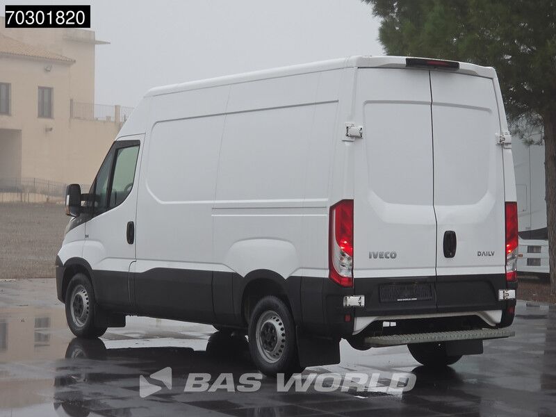 Iveco Daily 35S12 L2H2 - Capacidad de remolque de 3,5 ton - Camara trasera - Euro 6 - L2 - Furgón: foto 2 Iveco Daily 35S12 L2H2 - Capacidad de remolque de 3,5 ton - Camara trasera - Euro 6 - L2 - Furgón: foto 2