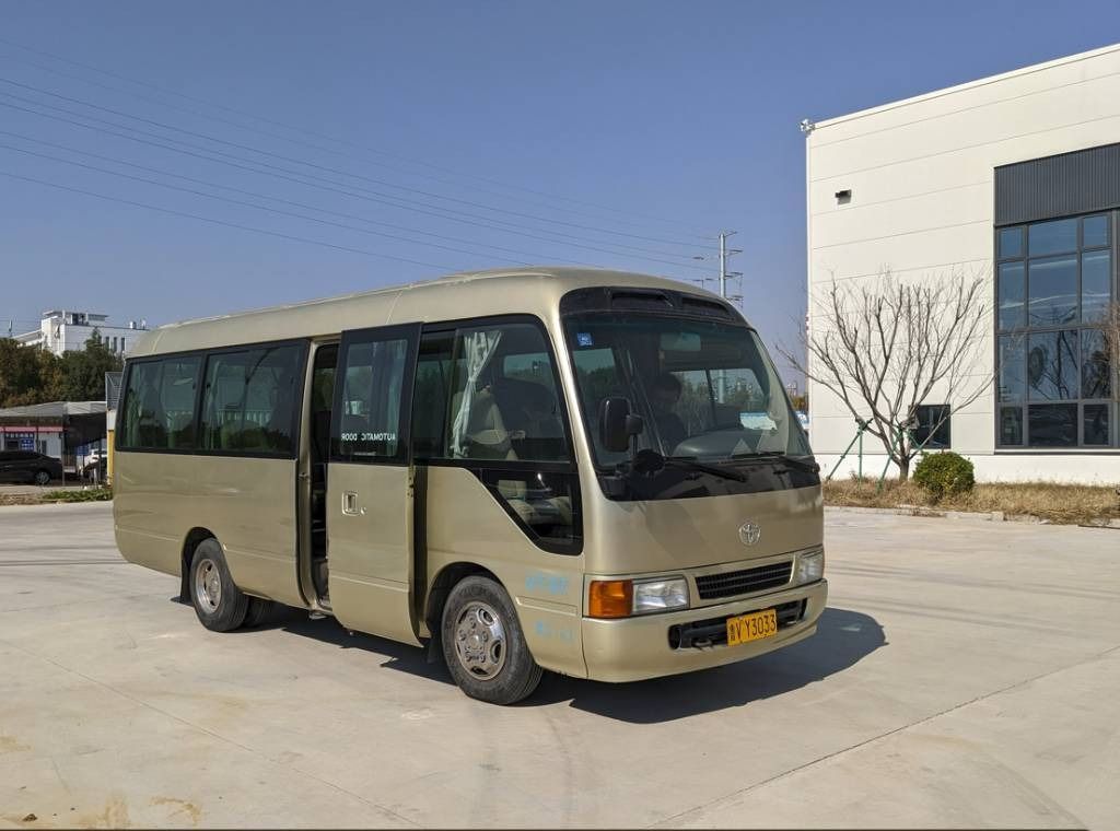Toyota Coaster Bus - Minibús, Furgoneta de pasajeros: foto 1 Toyota Coaster Bus - Minibús, Furgoneta de pasajeros: foto 1