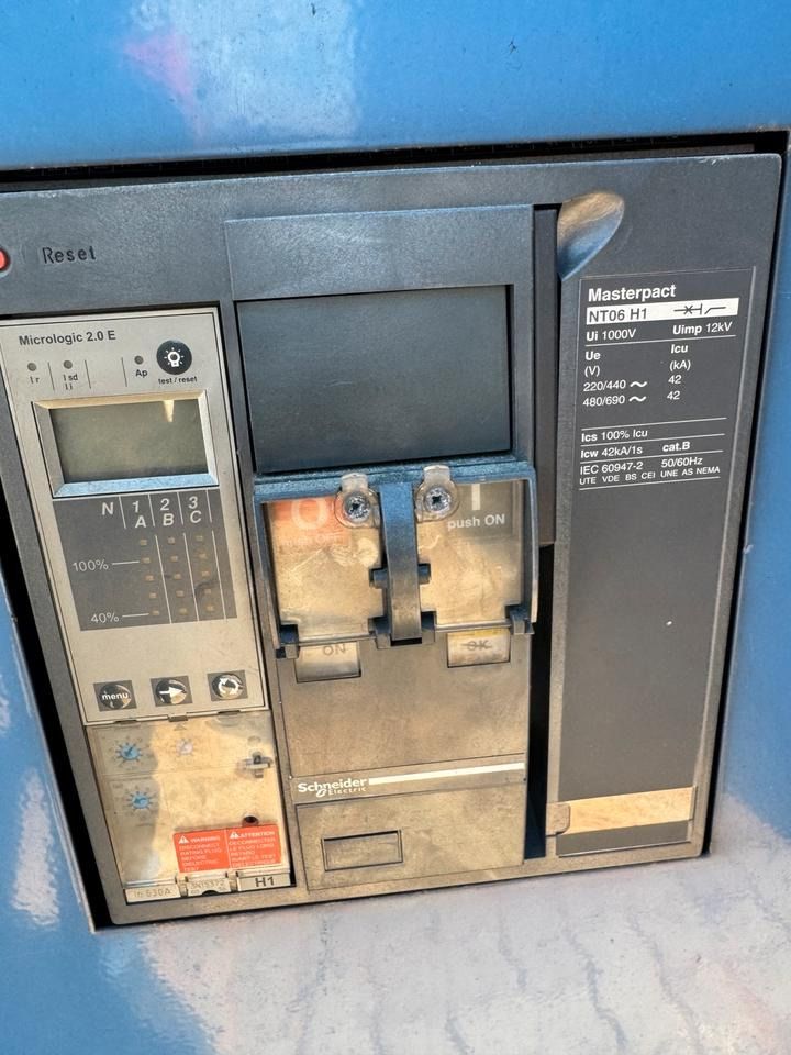 Notstromaggregat SDMO 165 KVA John Deere 130 KW - Generador industriale: foto 3 Notstromaggregat SDMO 165 KVA John Deere 130 KW - Generador industriale: foto 3