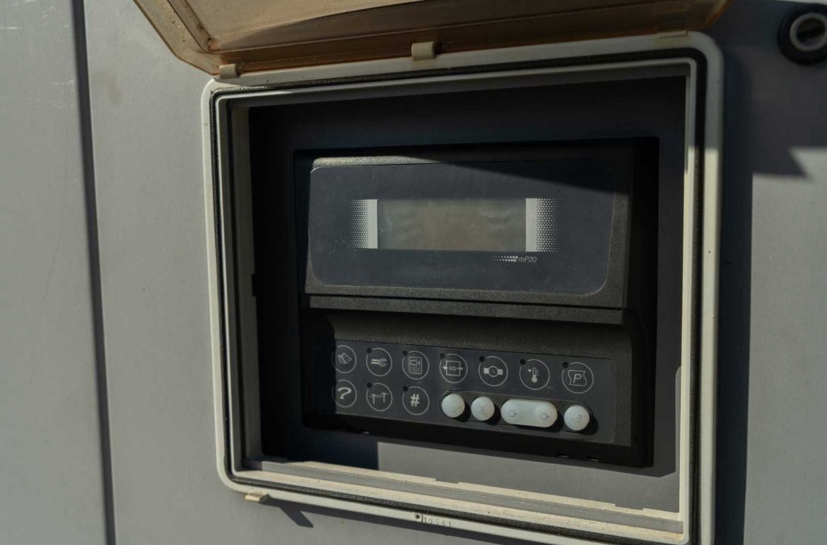 CHILLER UNIFLAIR ERAC 1221A 120 KW - Equipo de climatización industrial: foto 4 CHILLER UNIFLAIR ERAC 1221A 120 KW - Equipo de climatización industrial: foto 4