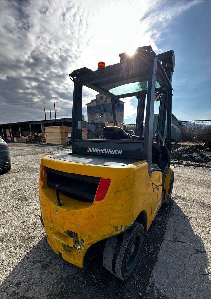 Jungheinrich DFG 540s - 4 tone - Carretilla elevadora diésel: foto 4 Jungheinrich DFG 540s - 4 tone - Carretilla elevadora diésel: foto 4