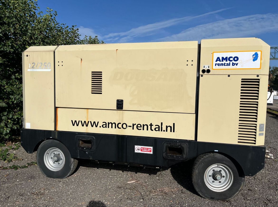 MOTOCOMPRESOR DOOSAN 12250 - 23 MC/MINUT 13.7 BAR - Compresor de aire: foto 2 MOTOCOMPRESOR DOOSAN 12250 - 23 MC/MINUT 13.7 BAR - Compresor de aire: foto 2